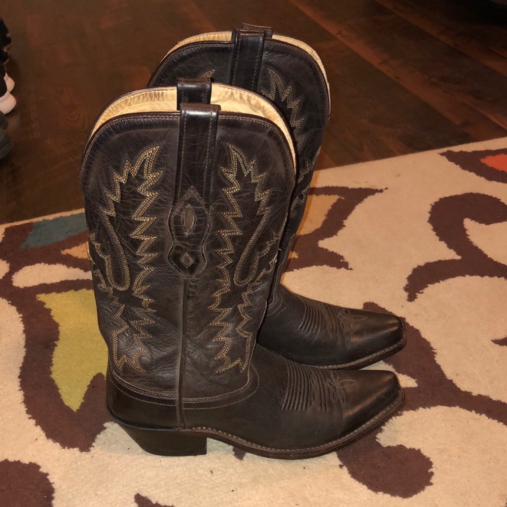Women’s old west brand dark brown cowboy boots